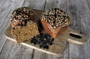 Chléb ze směsi Body chléb. Směs pro výrobu vysoce vláčného chleba s vařenou záparou ze lnu a slunečnice.