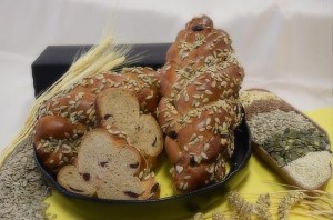 Směs celozrnných muk s vyšším obsahem vlákniny určená k výrobě celozrnných vánoček.