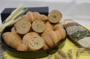 Směs celozrnných muk s vyšším obsahem vlákniny určená k výrobě celozrnných croissantů.