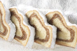 Jemné pečivo ze směsi Hefeteig Meister. Koncentrát pro výrobu sladkých kynutých cest.